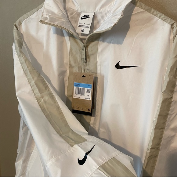 Nike Women Sportswear Repel Running Windbreaker Jacket Size Medium (DV3006-100) - Picture 7 of 10